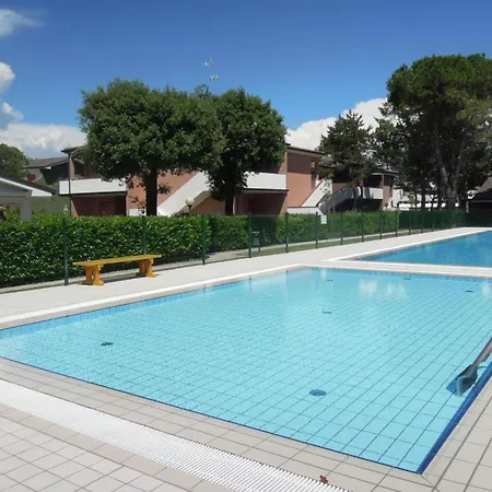 Comfortable Flat With Garden - Beahost Apartment
